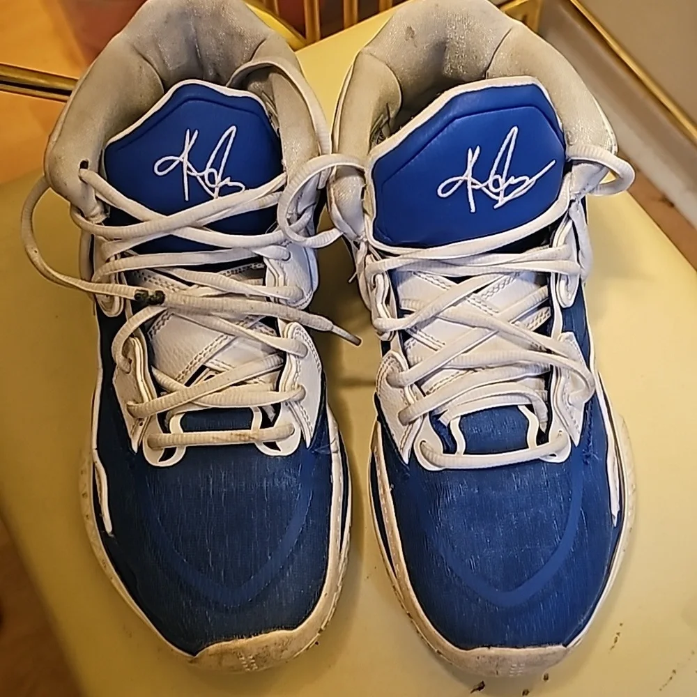 Blue/White Nike Kyries - Picture 8 of 8